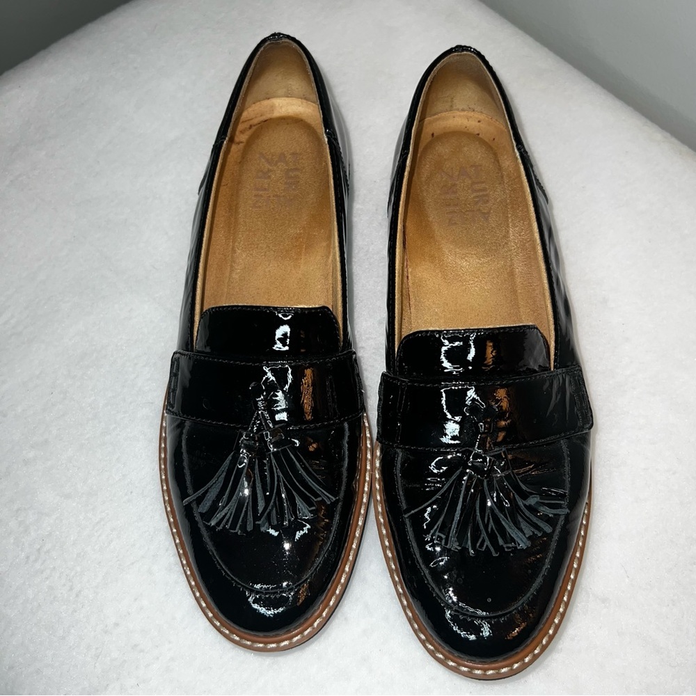Naturalizer Bkack Patten shoes